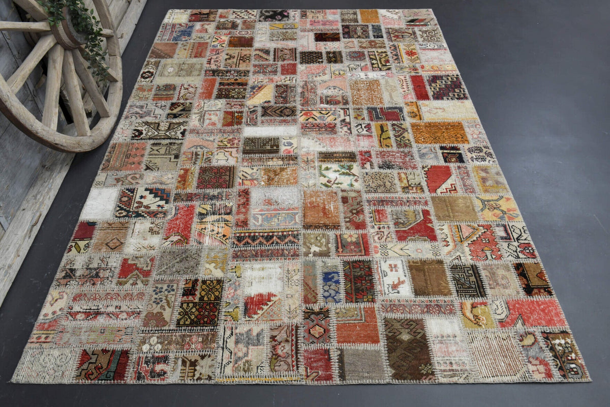 1960'lardan Anadolu kökenli düz zeminli patchwork vintage halı, 202x302 cm