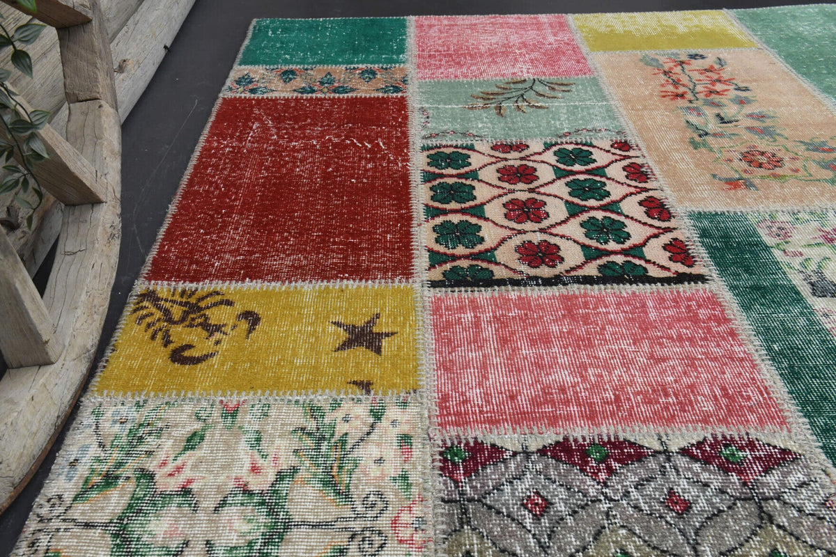 Pera Halı tek parça koleksiyonu: oryantal desenli patchwork vintage halı, pembe, bej ve turuncu