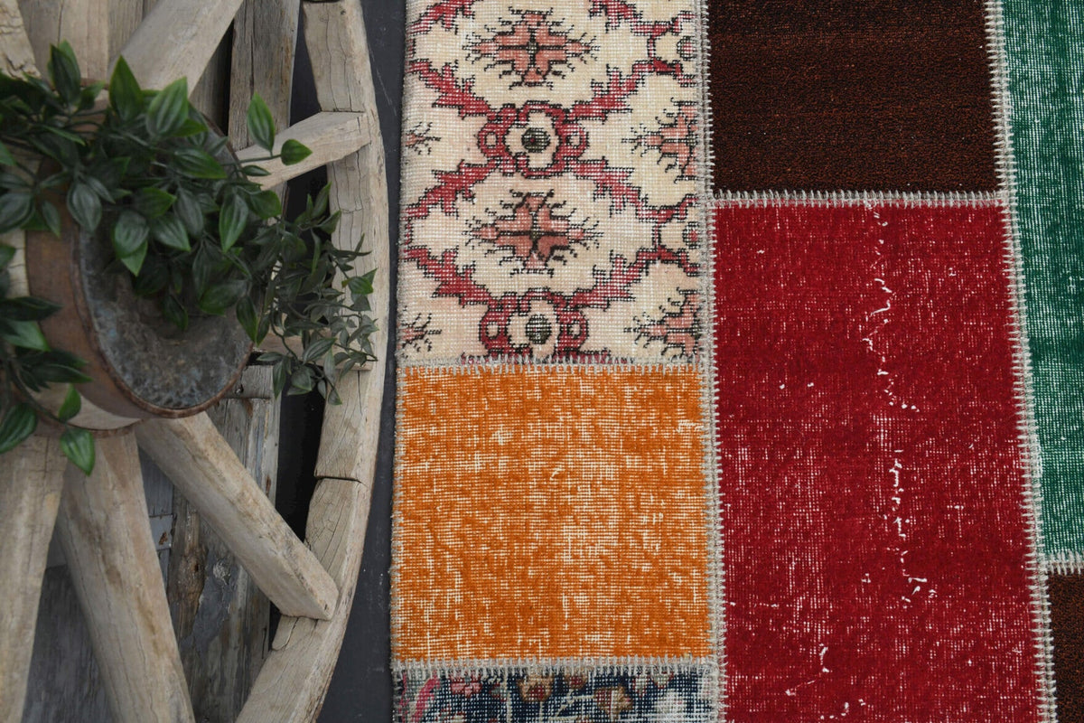 Vintage halı 202x297 cm – kırmızı ve turuncu düz zeminli, el dokuma