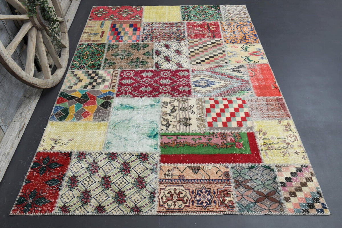 1960'lardan Anadolu kökenli oryantal desenli patchwork vintage halı, 199x296 cm
