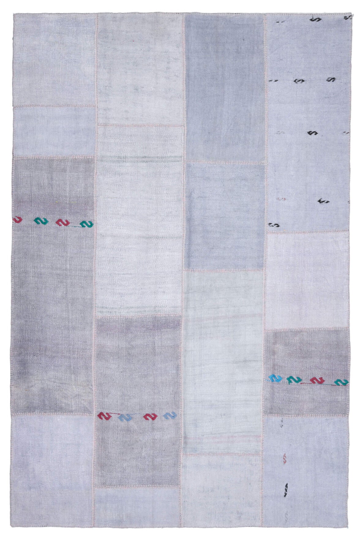 194x302 cm mavi, beyaz ve gri düz zeminli patchwork vintage halı – üstten tam görünüm