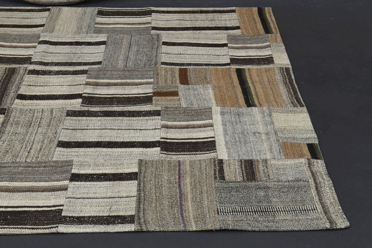 Anadolu kökenli el dokuma kilim – 1960'lar üretimi, oryantal desenli