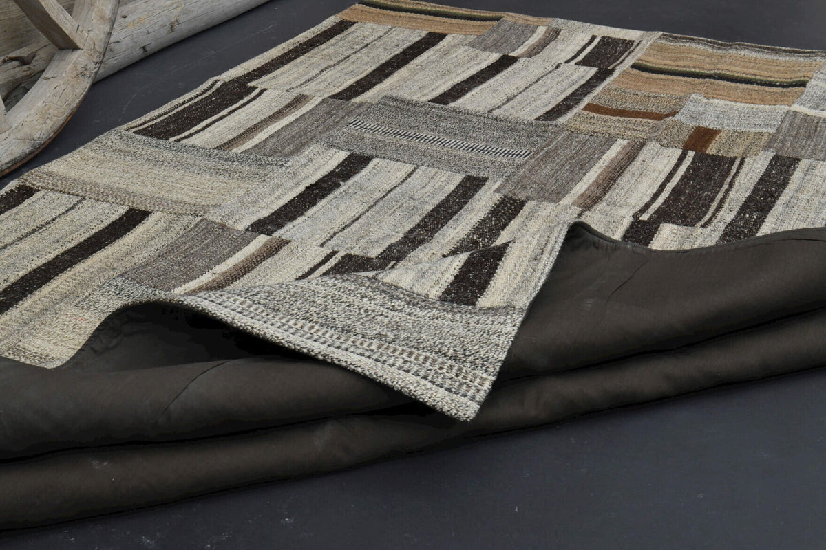 Pera Halı tek parça koleksiyonu: oryantal desenli el dokuma vintage kilim, bej, gri ve kahverengi