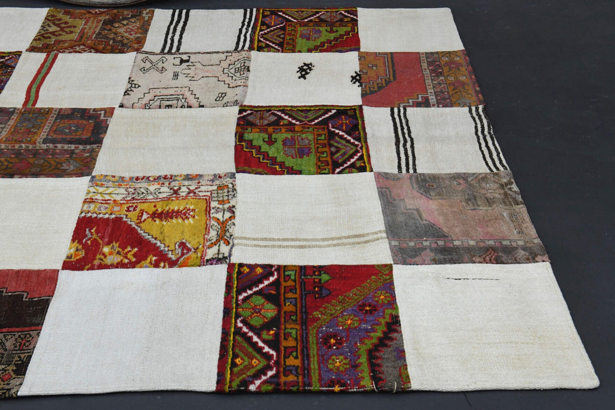 Anadolu kökenli el dokuma kilim – 1960'lar üretimi, oryantal desenli