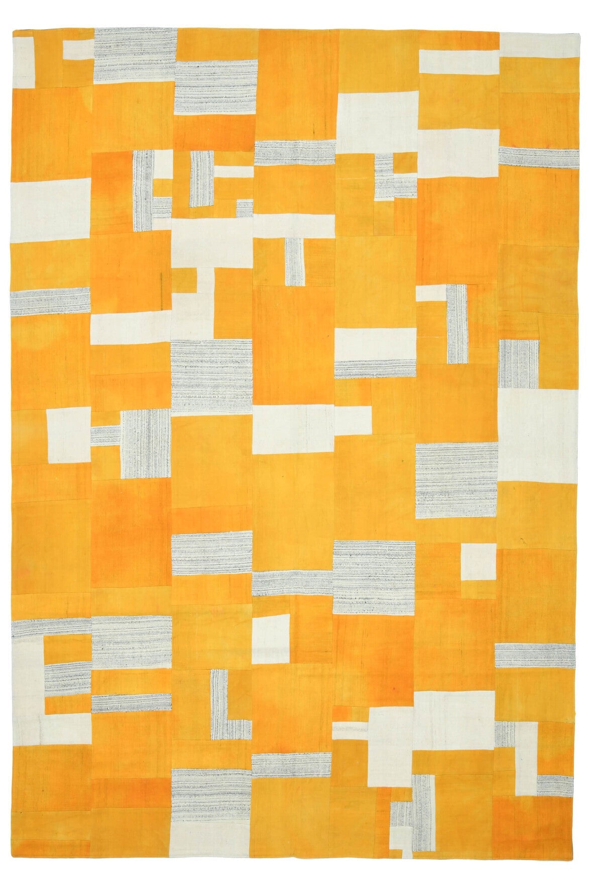 217x319 cm turuncu ve beyaz oryantal desenli patchwork vintage halı – üstten tam görünüm