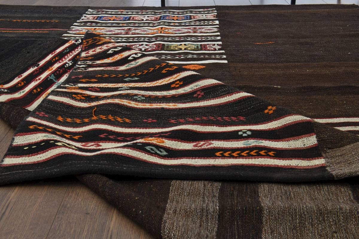 Kahverengi, siyah ve kırmızı renkli el dokuma vintage kilim, %100 yün dokuma