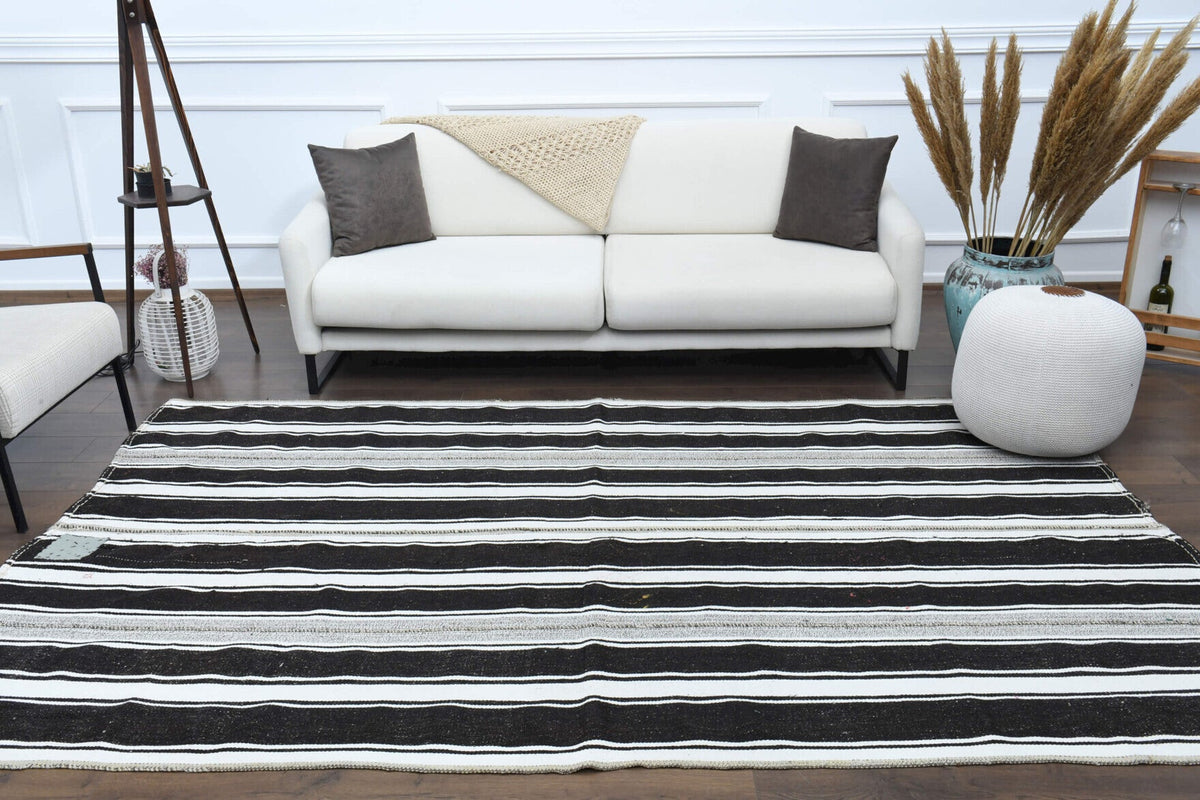 5,39 m² el dokuma vintage kilim – Anadolu, 1960'lar