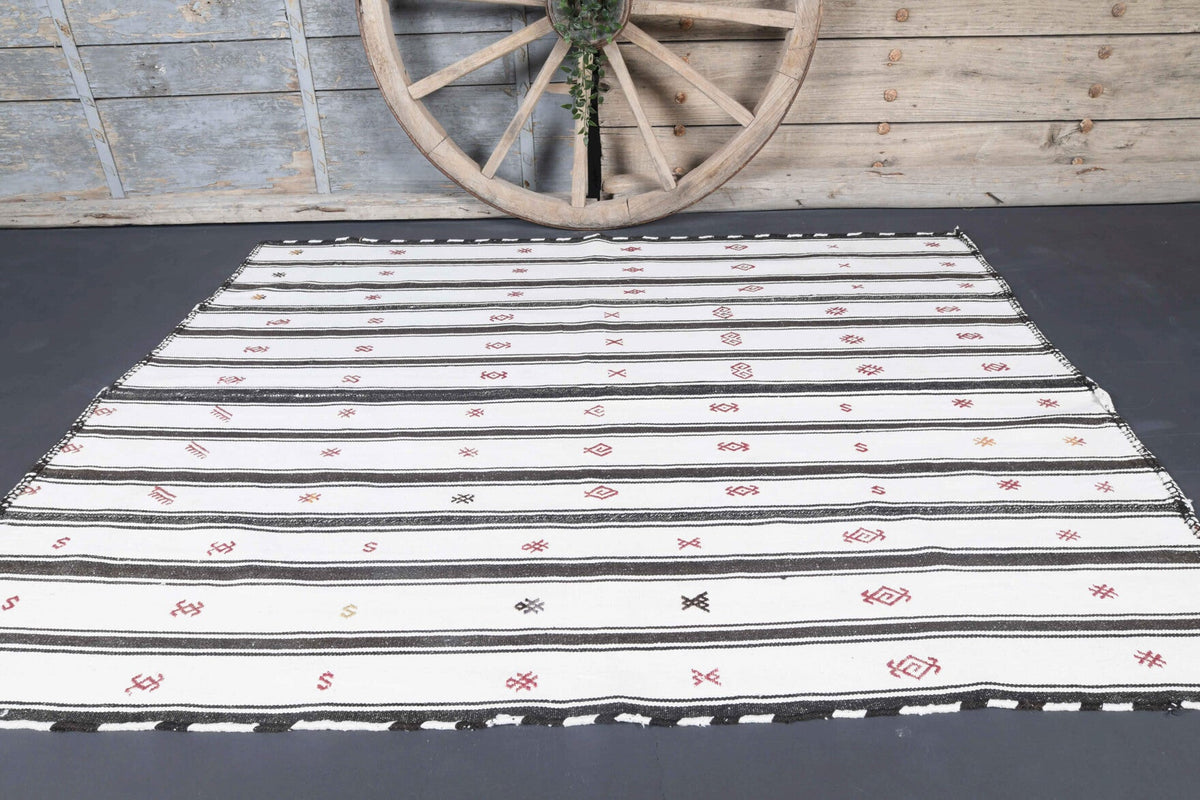 Tek parça el dokuma vintage kilim 154x200 cm (3,08 m²) – Pera Halı