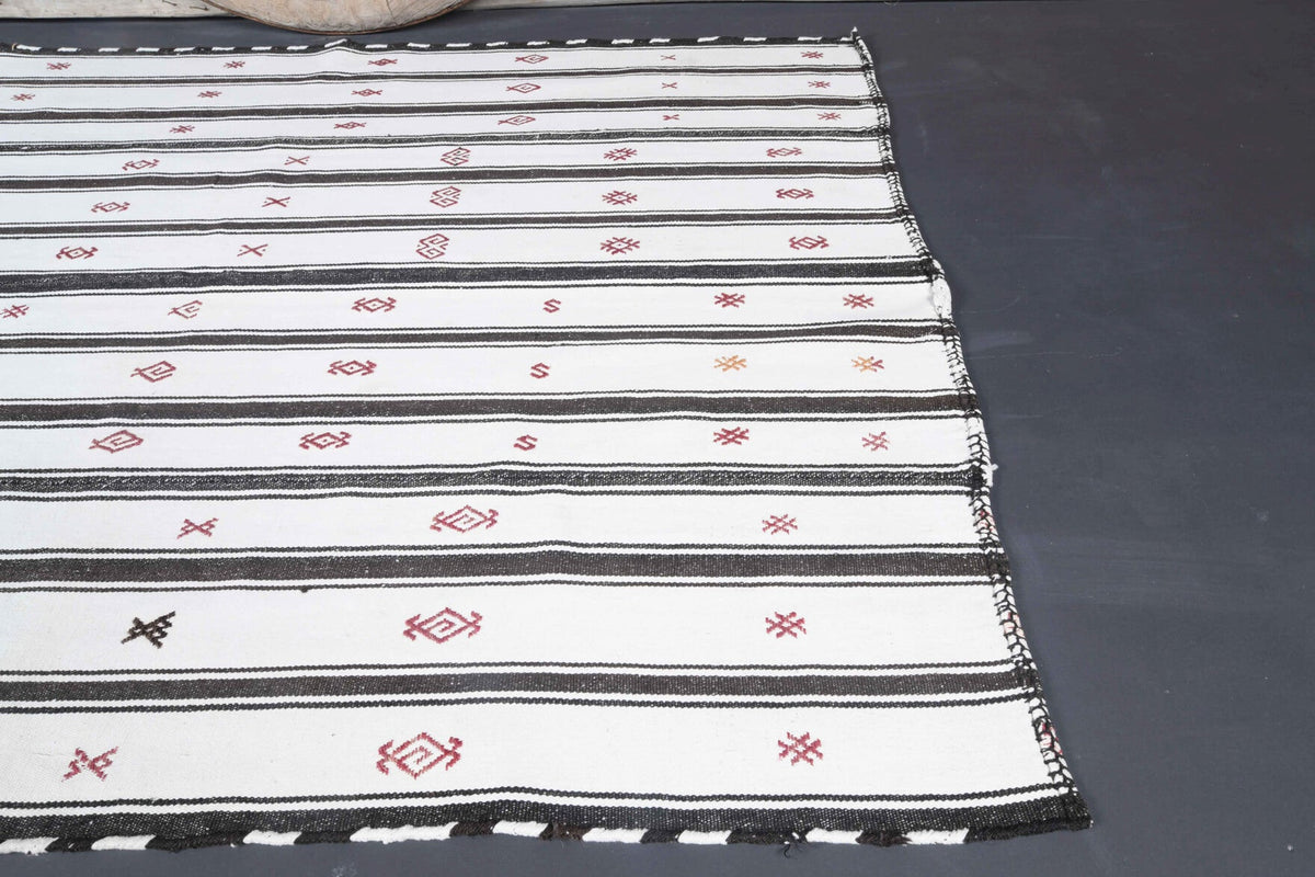 Gri ve beyaz renkli el dokuma vintage kilim, %100 yün dokuma