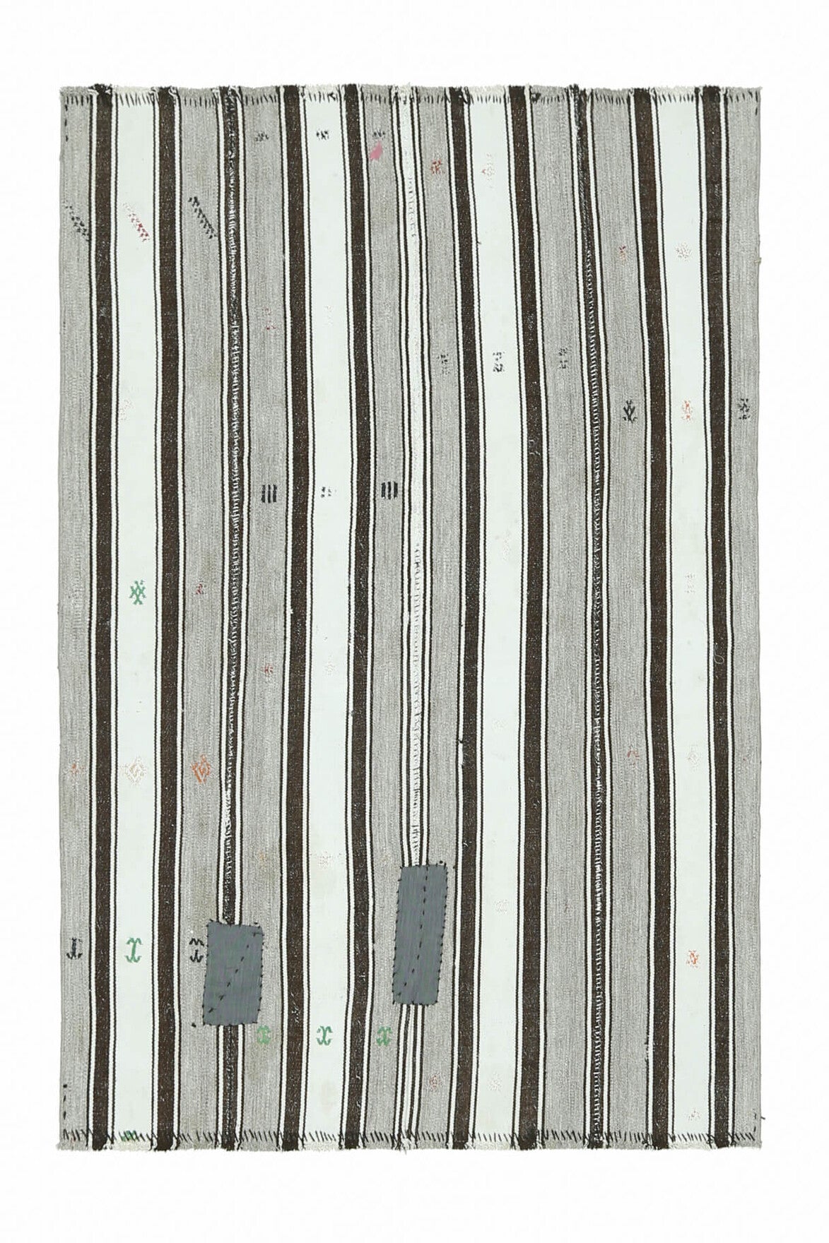 El yapımı vintage halı 132x201 cm çizgili desenli yün - ışık altında renk detayı