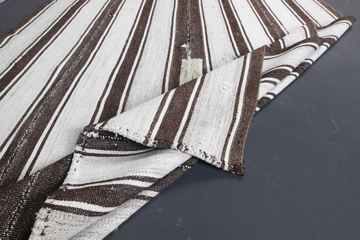 2,96 m² el dokuma vintage kilim – Anadolu, 1960'lar