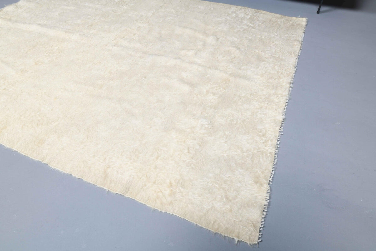Anadolu kökenli el dokuma kilim – 1960'lar üretimi, düz zeminli