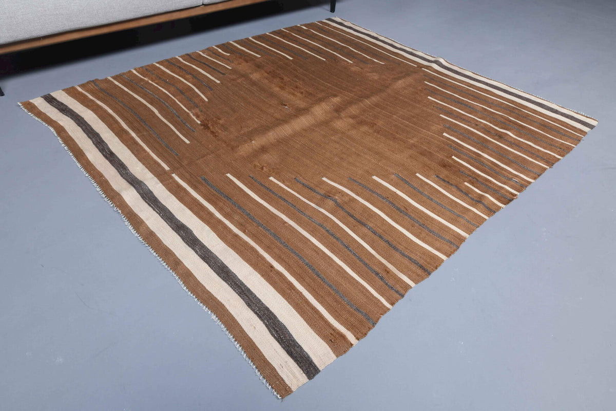 El yapımı vintage halı 152x168 cm çizgili desenli yün - yakın çekim doku detayı
