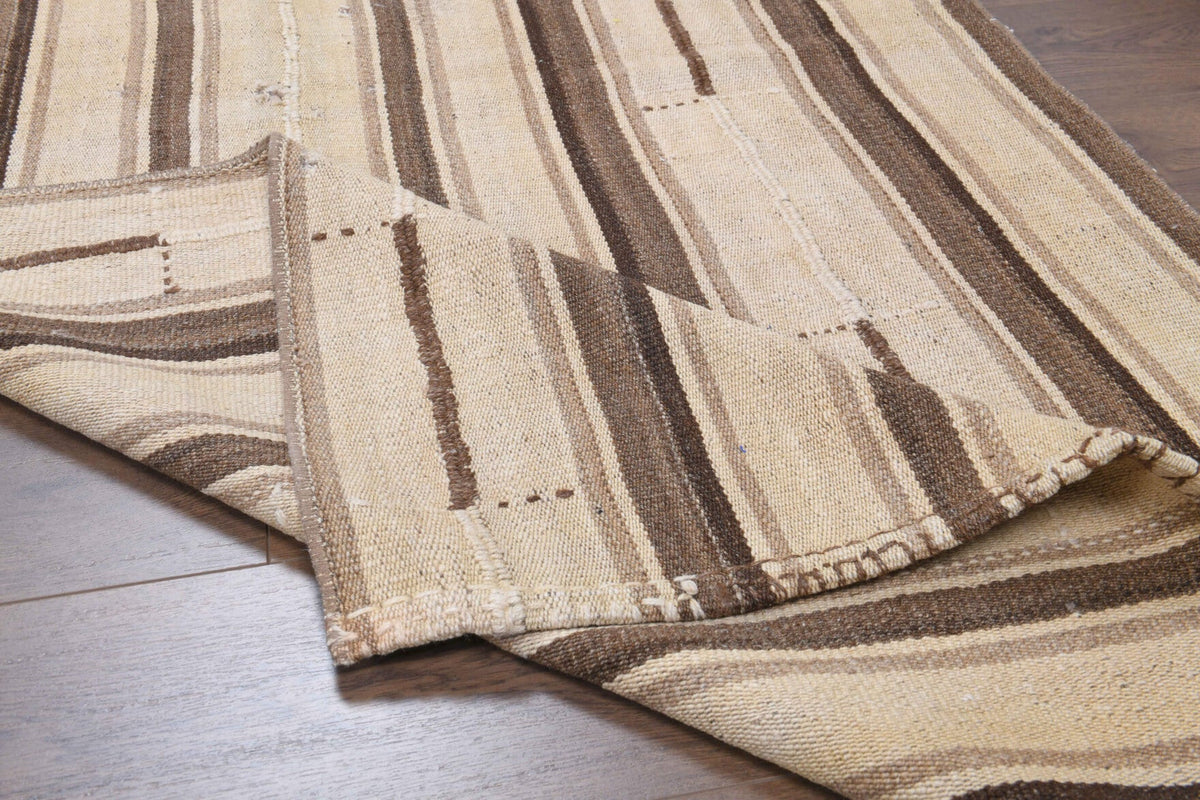 2,34 m² el dokuma vintage kilim – Anadolu, 1960'lar