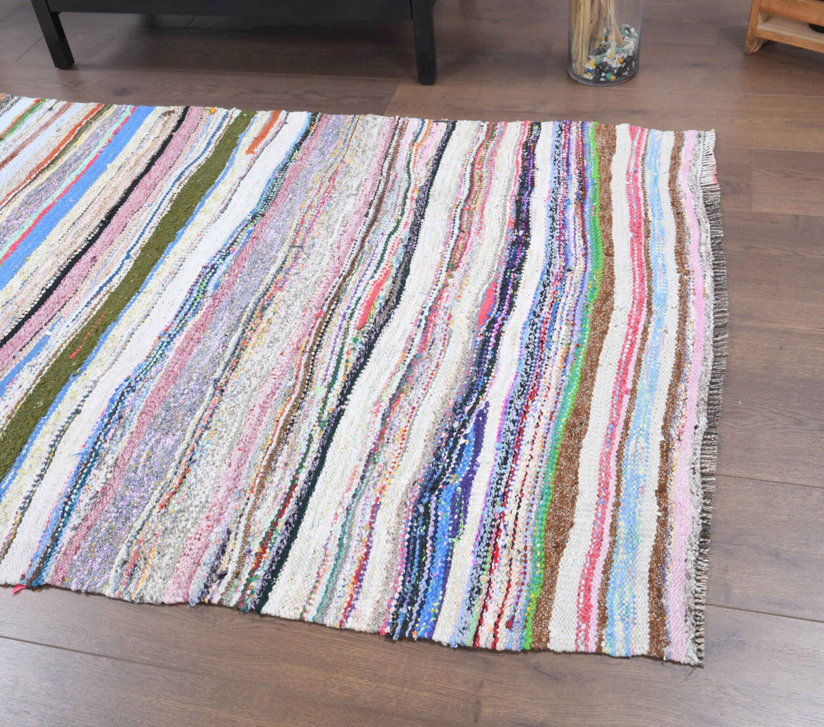 Anadolu kökenli el dokuma kilim – 1960'lar üretimi, çizgili