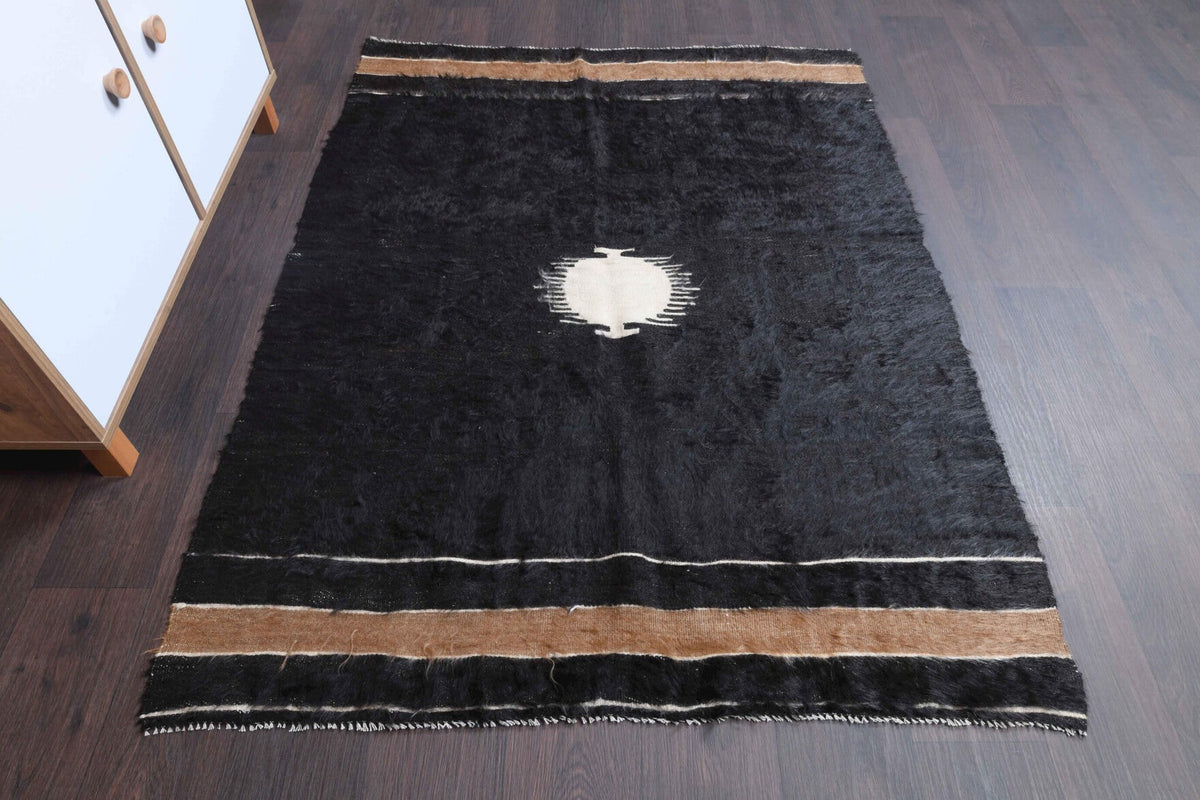 El yapımı vintage halı 119x157 cm madalyonlu desenli yün - yakın çekim doku detayı