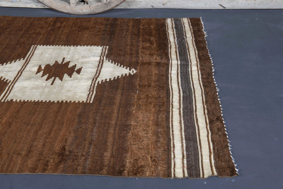 El yapımı vintage halı 150x198 cm madalyonlu desenli yün - desen detayı