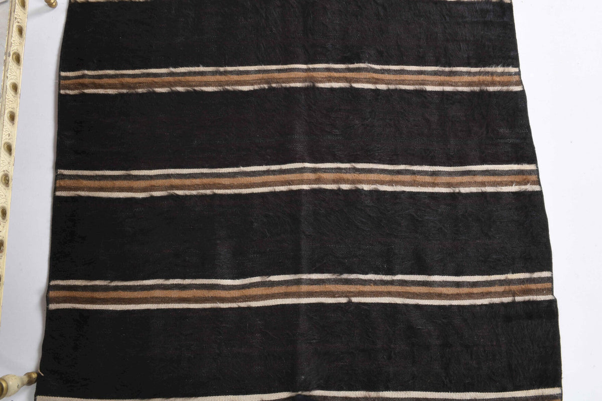 El yapımı vintage halı 122x150 cm i̇kat desenli yün - yakın çekim doku detayı