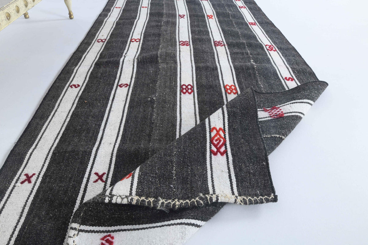 El yapımı vintage halı 107x224 cm çizgili desenli yün - mekan görünümü