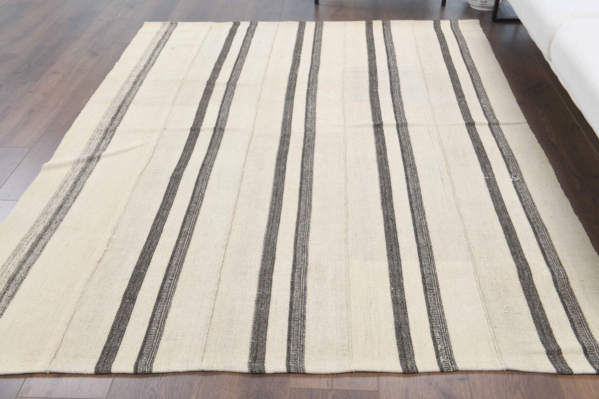 El yapımı vintage halı 168x208 cm çizgili desenli yün - yakın çekim doku detayı