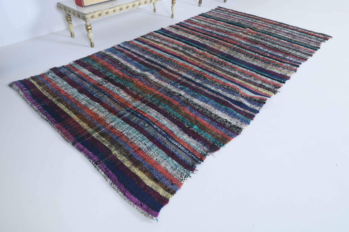 El yapımı vintage halı 132x234 cm çizgili desenli yün - yakın çekim doku detayı