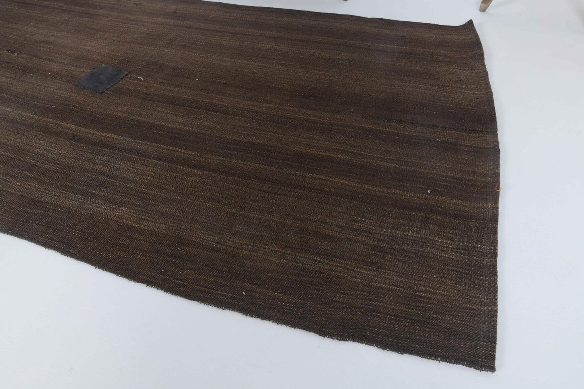 Anadolu kökenli el dokuma kilim – 1960'lar üretimi, ikat desenli