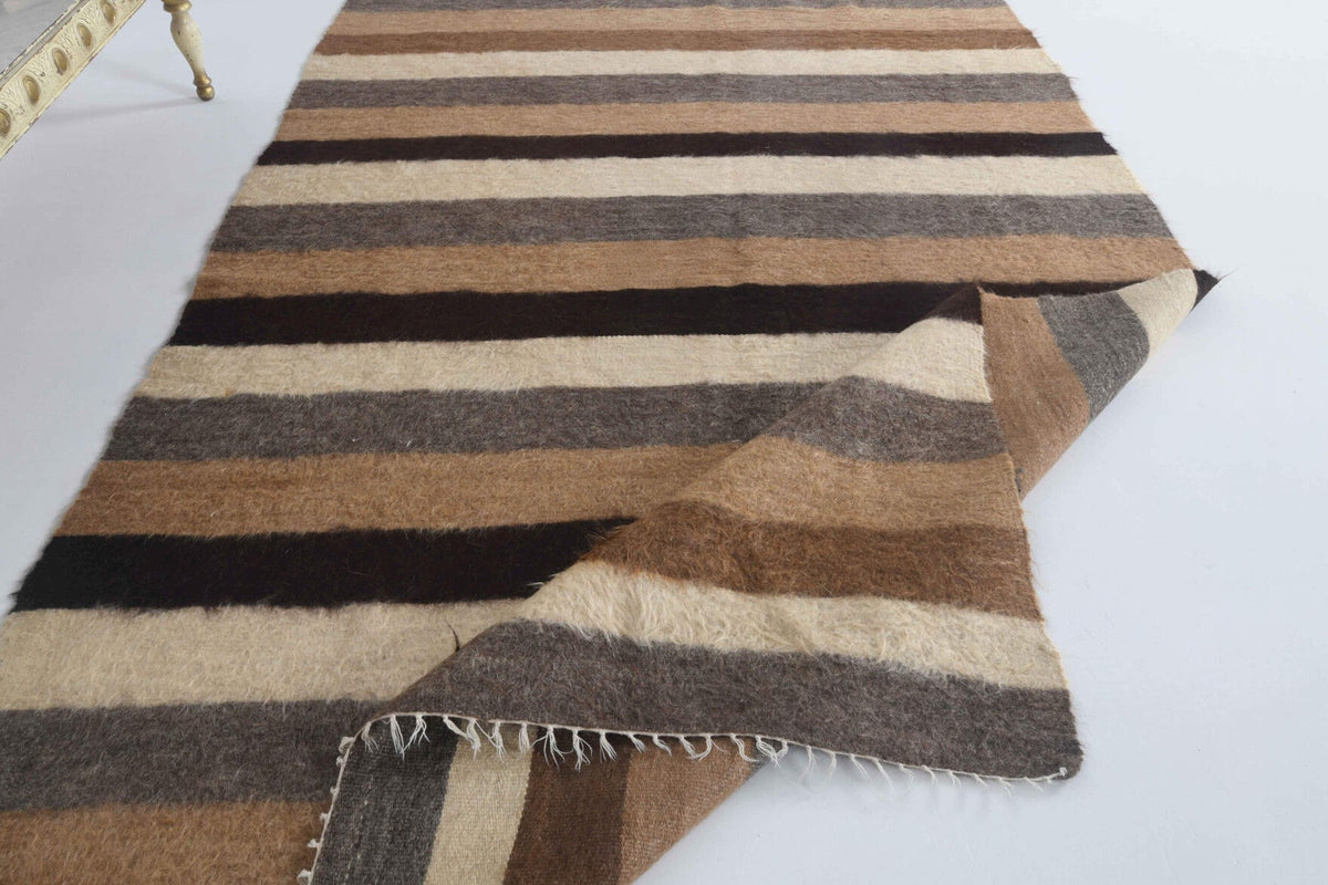 Pera Halı tek parça koleksiyonu: çizgili el dokuma vintage kilim, kahverengi ve turuncu
