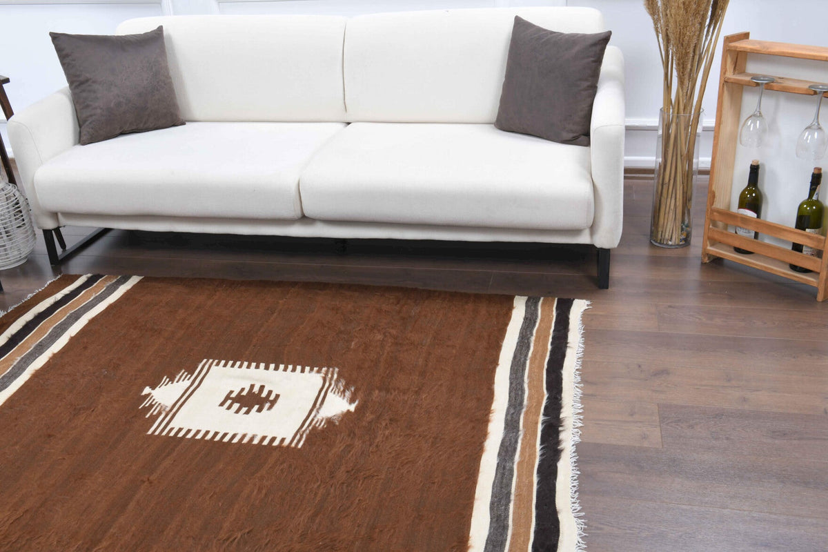 El yapımı vintage halı 140x180 cm düz desenli yün - yakın çekim doku detayı