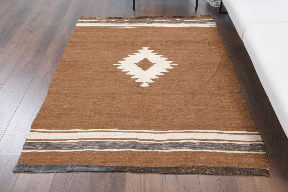 Tek parça el dokuma vintage kilim 139x185 cm (2,57 m²) – Pera Halı
