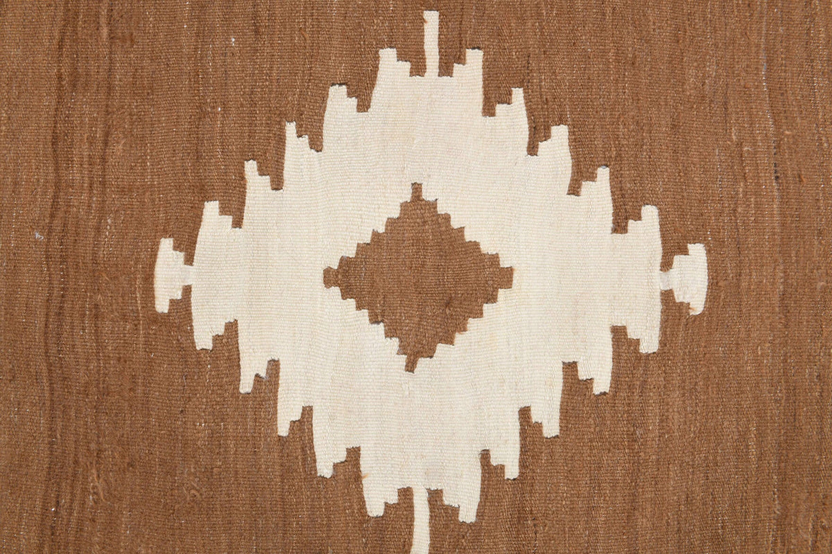 Yatak odası için madalyonlu el dokuma vintage kilim – 139x185 cm