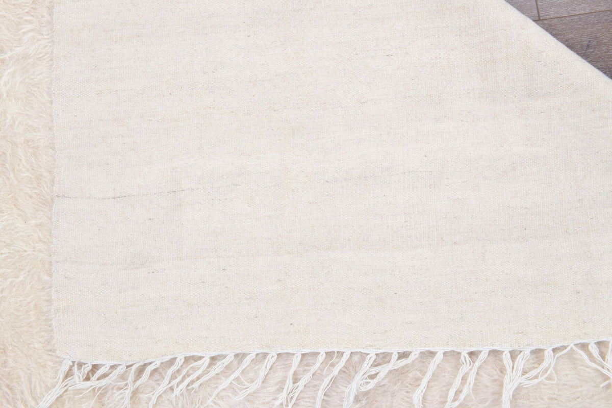 Vintage kilim 159x209 cm – bej ve beyaz düz zeminli, el dokuma