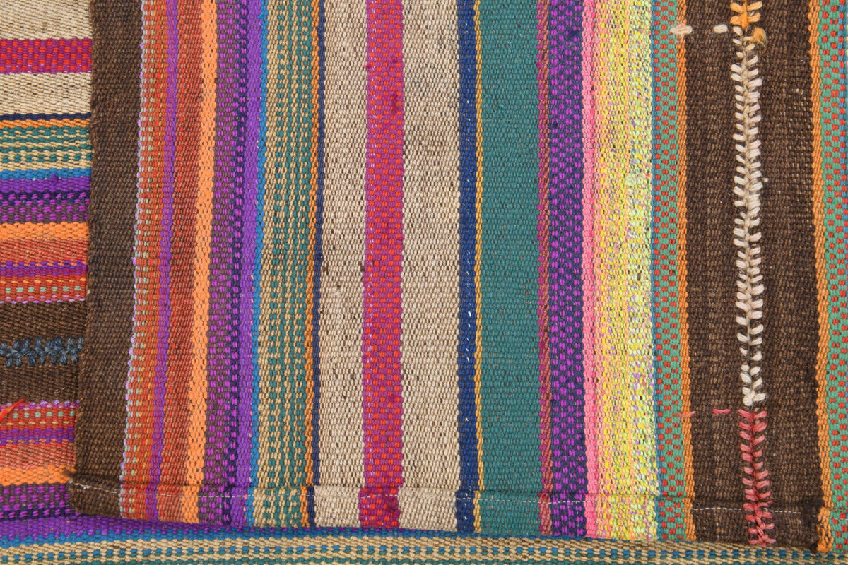 Anadolu kökenli el dokuma kilim – 1960'lar üretimi, çizgili