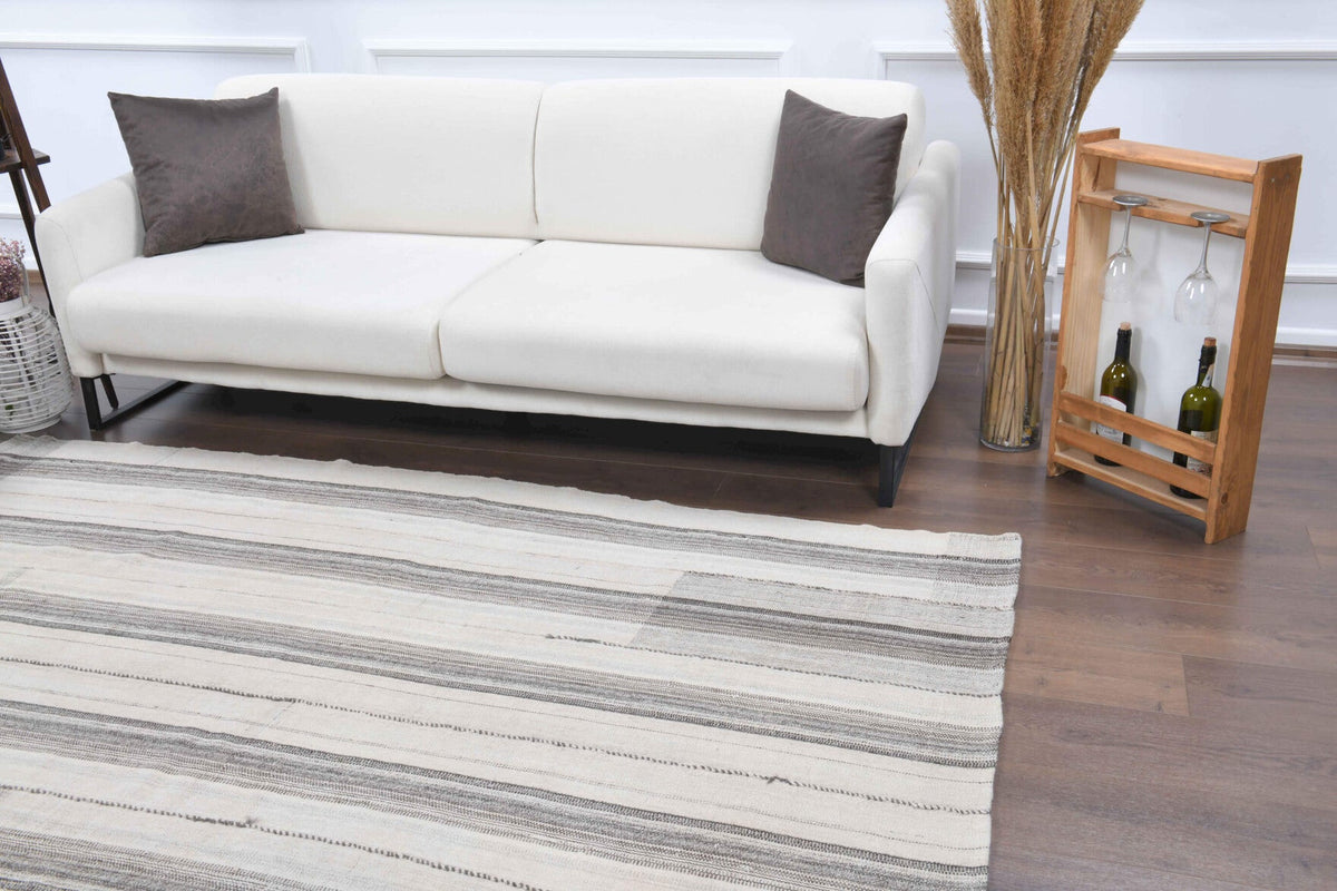 El yapımı vintage halı 150x241 cm çizgili desenli yün - yakın çekim doku detayı