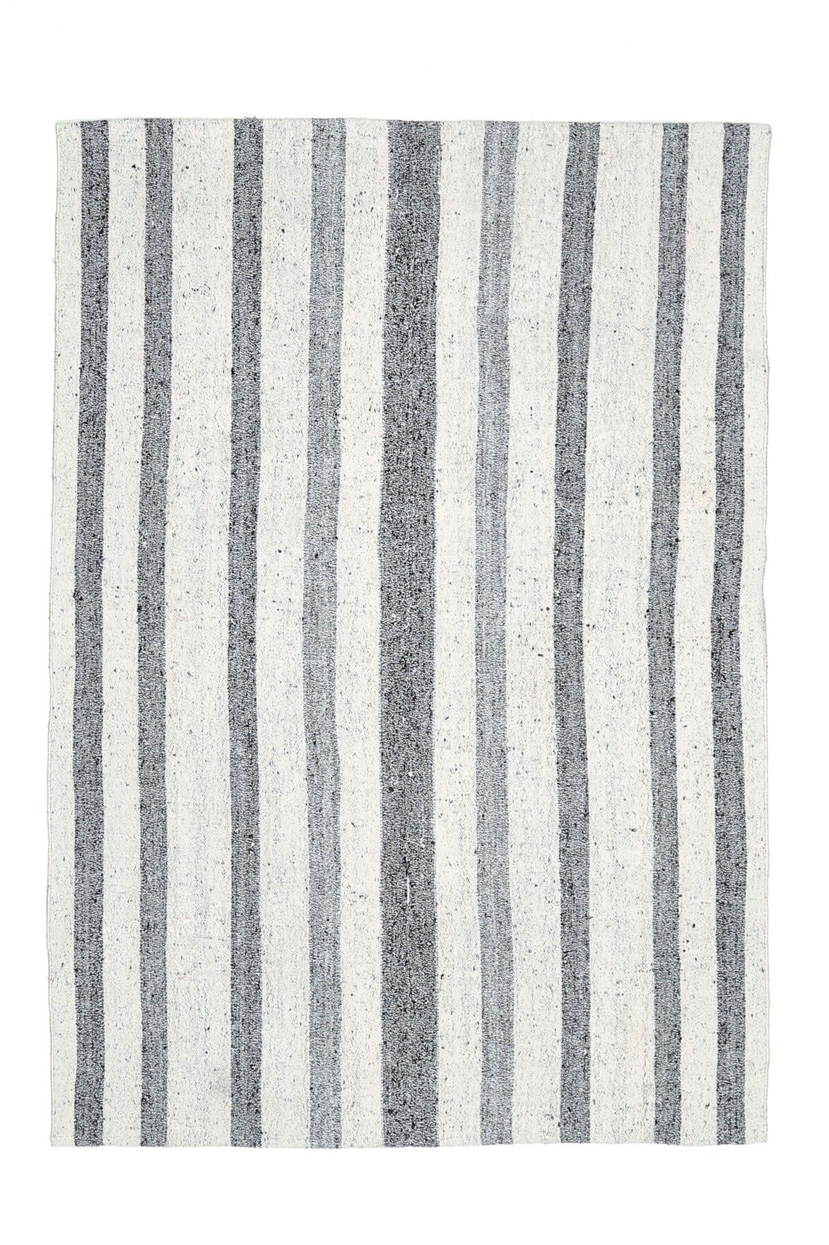 157x230 cm gri ve beyaz çizgili el dokuma vintage kilim – üstten tam görünüm
