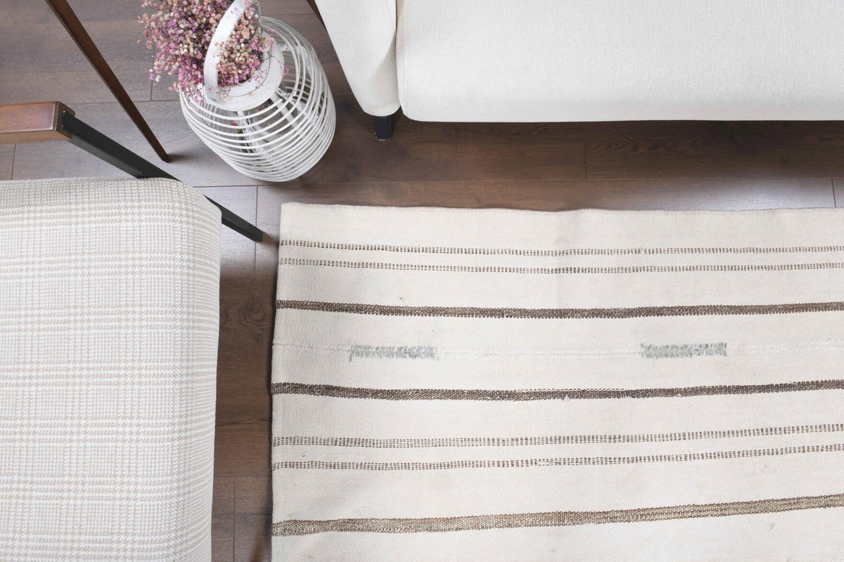 Vintage kilim 143x250 cm – beyaz ve gri çizgili, el dokuma