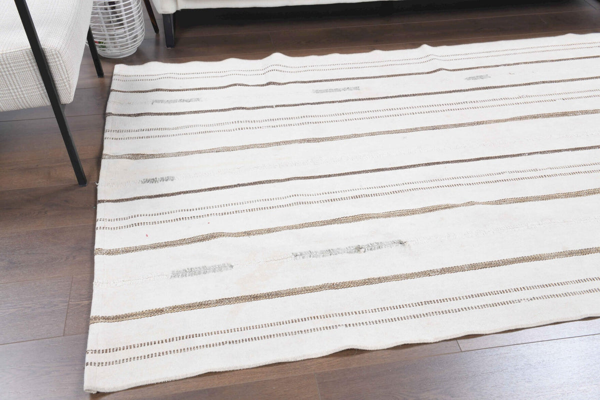 3,58 m² el dokuma vintage kilim – Anadolu, 1960'lar