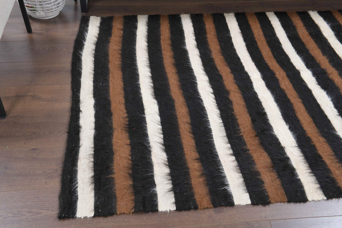 2,35 m² el dokuma vintage kilim – Anadolu, 1960'lar