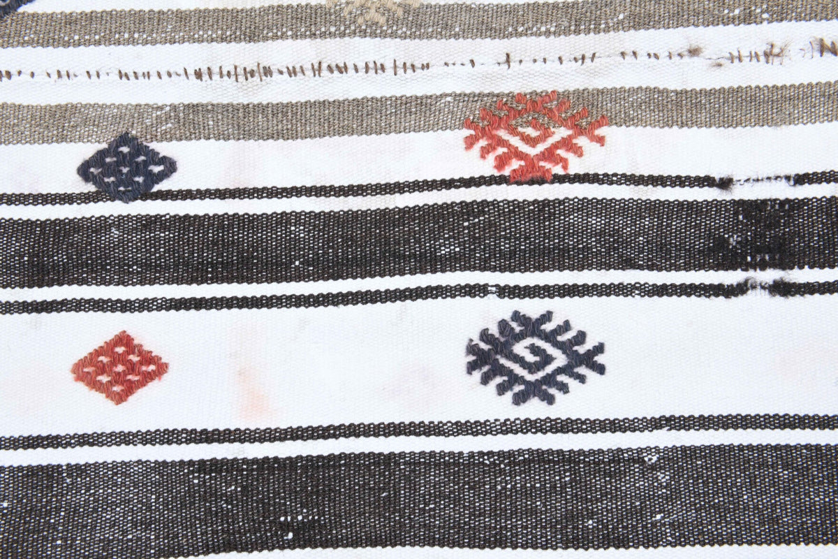 Anadolu kökenli el dokuma kilim – 1960'lar üretimi, çizgili