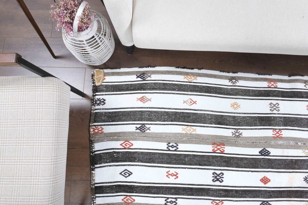 Vintage kilim 162x230 cm – gri ve beyaz çizgili, el dokuma