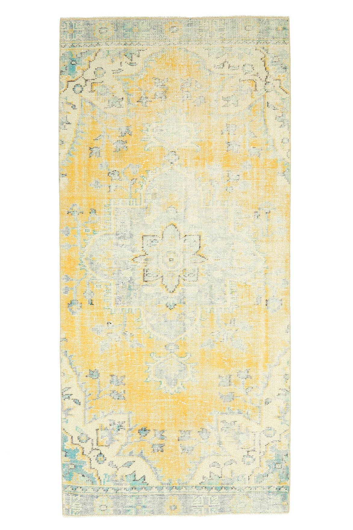 El yapımı vintage halı 124x272 cm oryantal desenli yün - ışık altında renk detayı