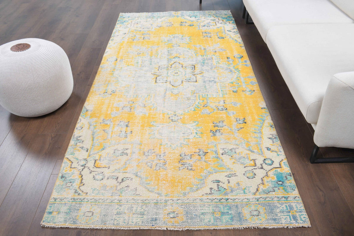 El yapımı vintage halı 124x272 cm oryantal desenli yün - kenar ve saçak detayı