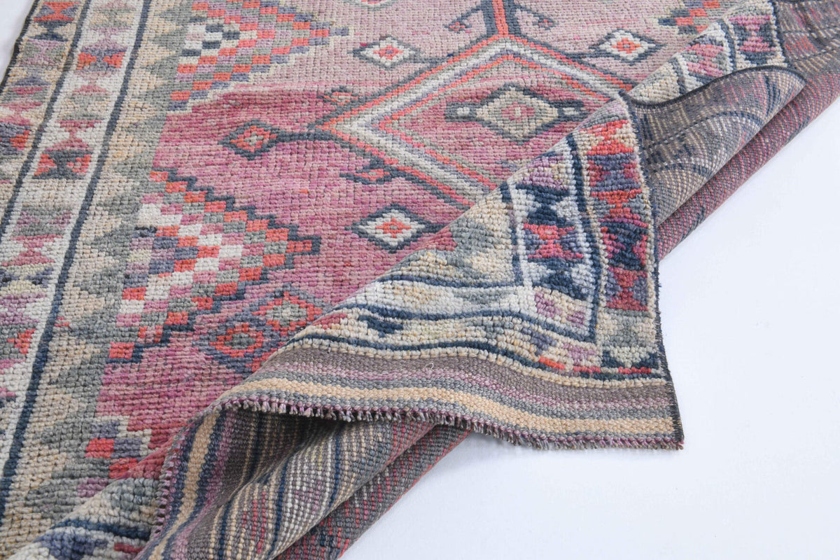 El yapımı vintage halı 132x216 cm geometrik desenli yün - üstten görünüm