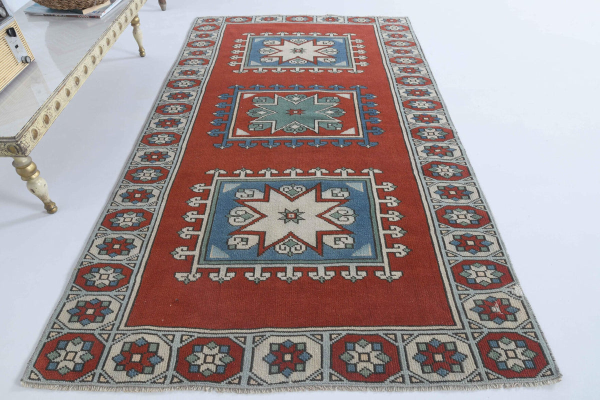 1970'lerden Anadolu kökenli ikat desenli el dokuma vintage halı, 110x193 cm