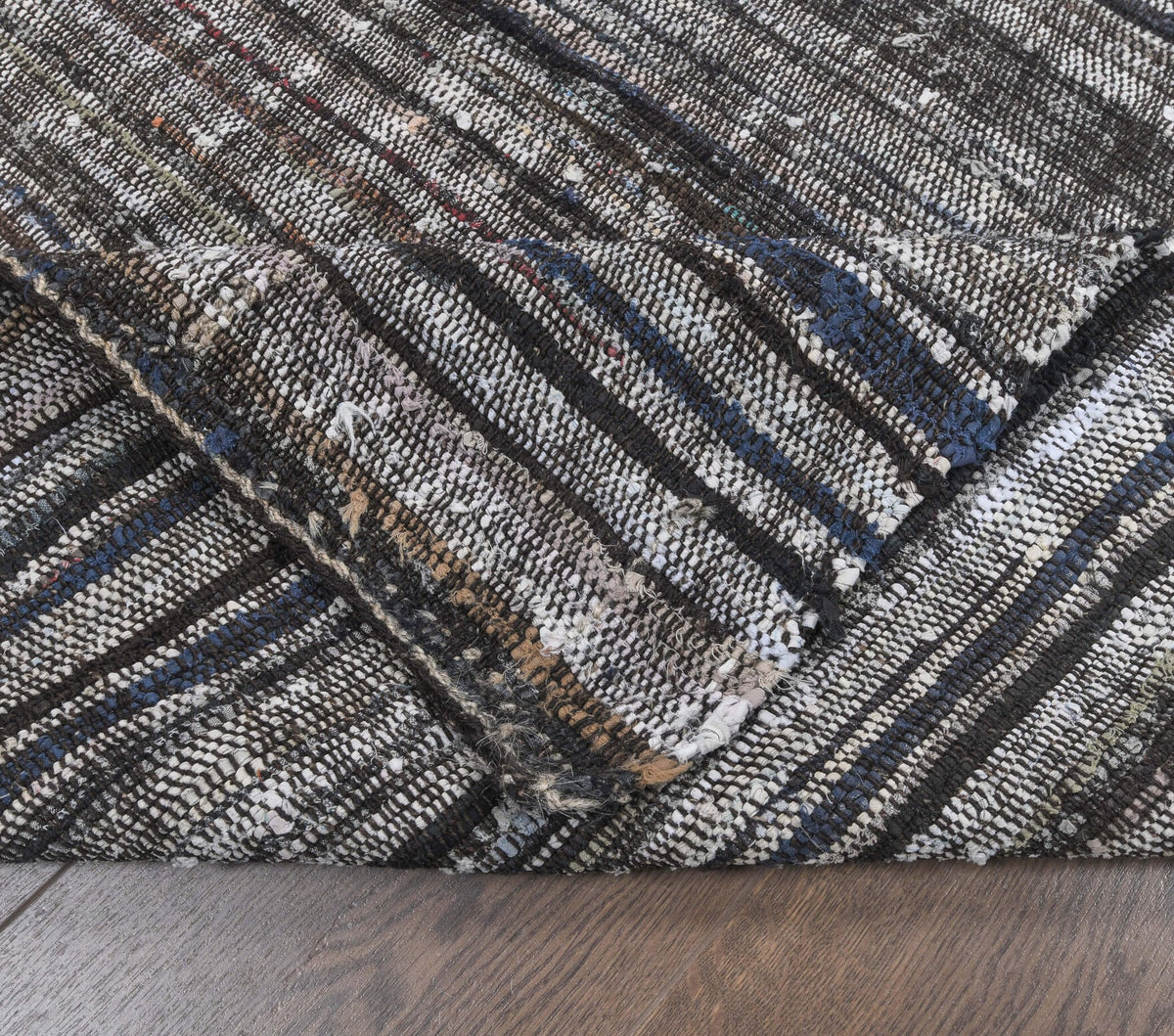 Haslet - 1970s Ethnic Kilim