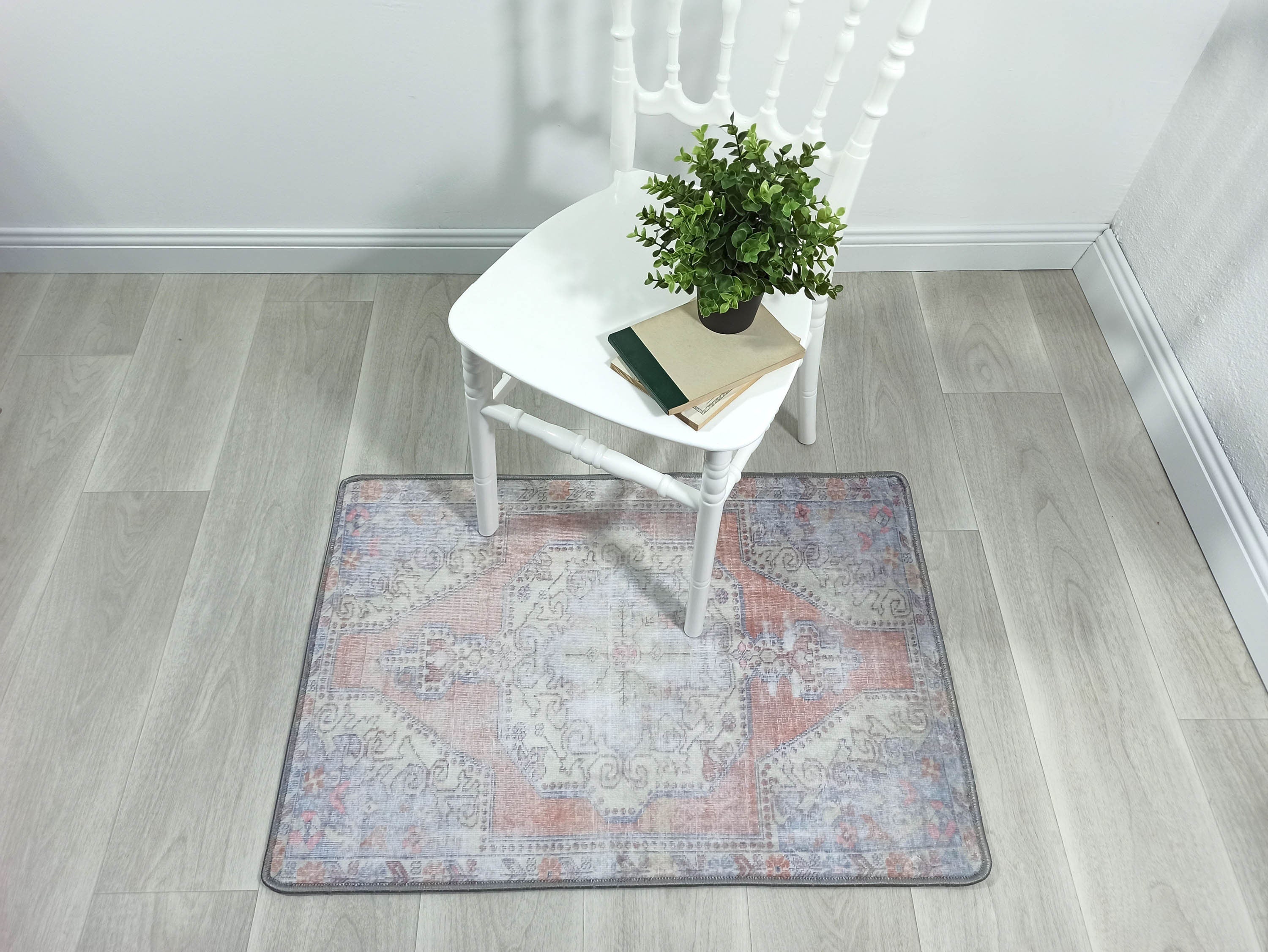 Blassorange und blauer Oushak Vintage Teppich