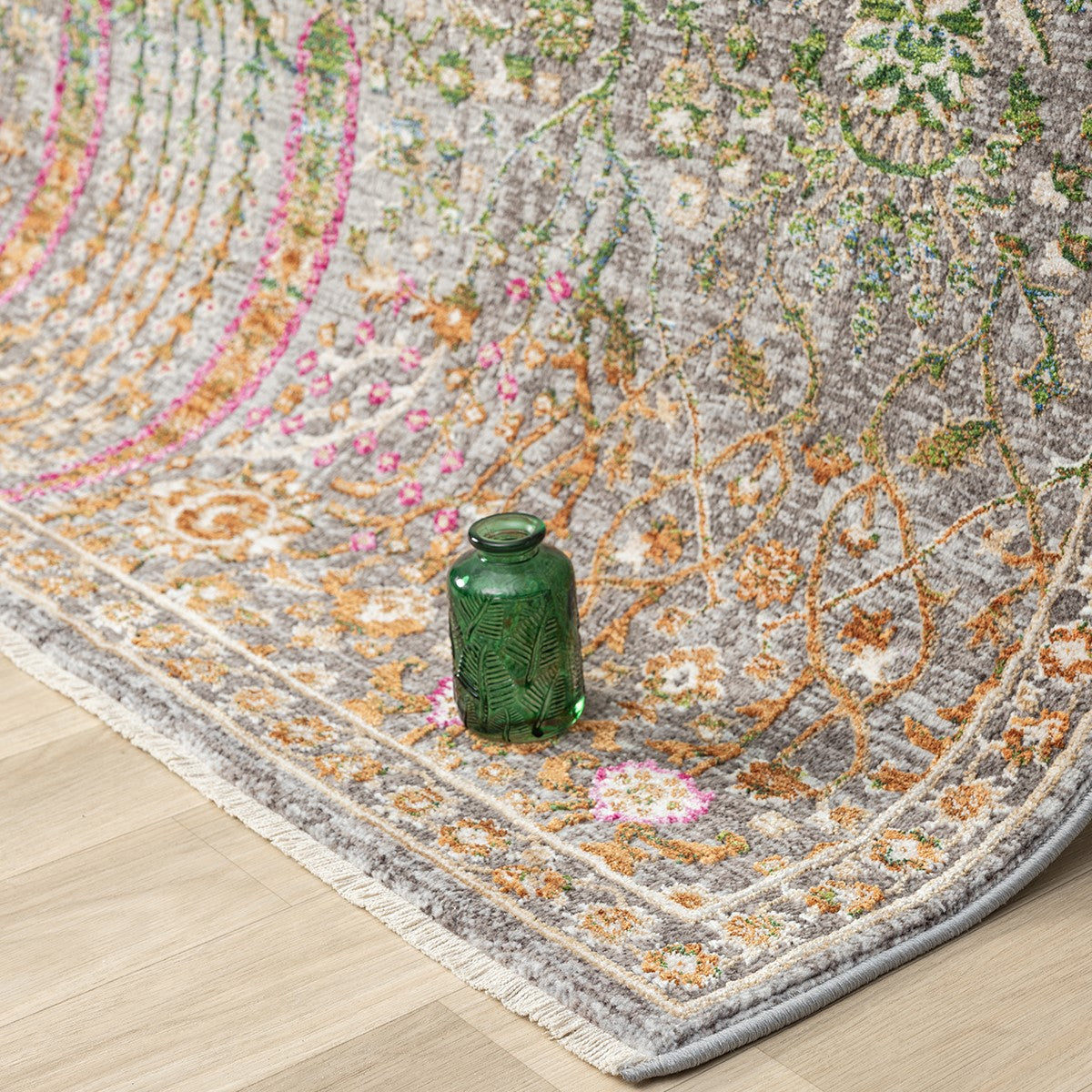 Çok Renkli Simetrik Klasik Eskitme Halı