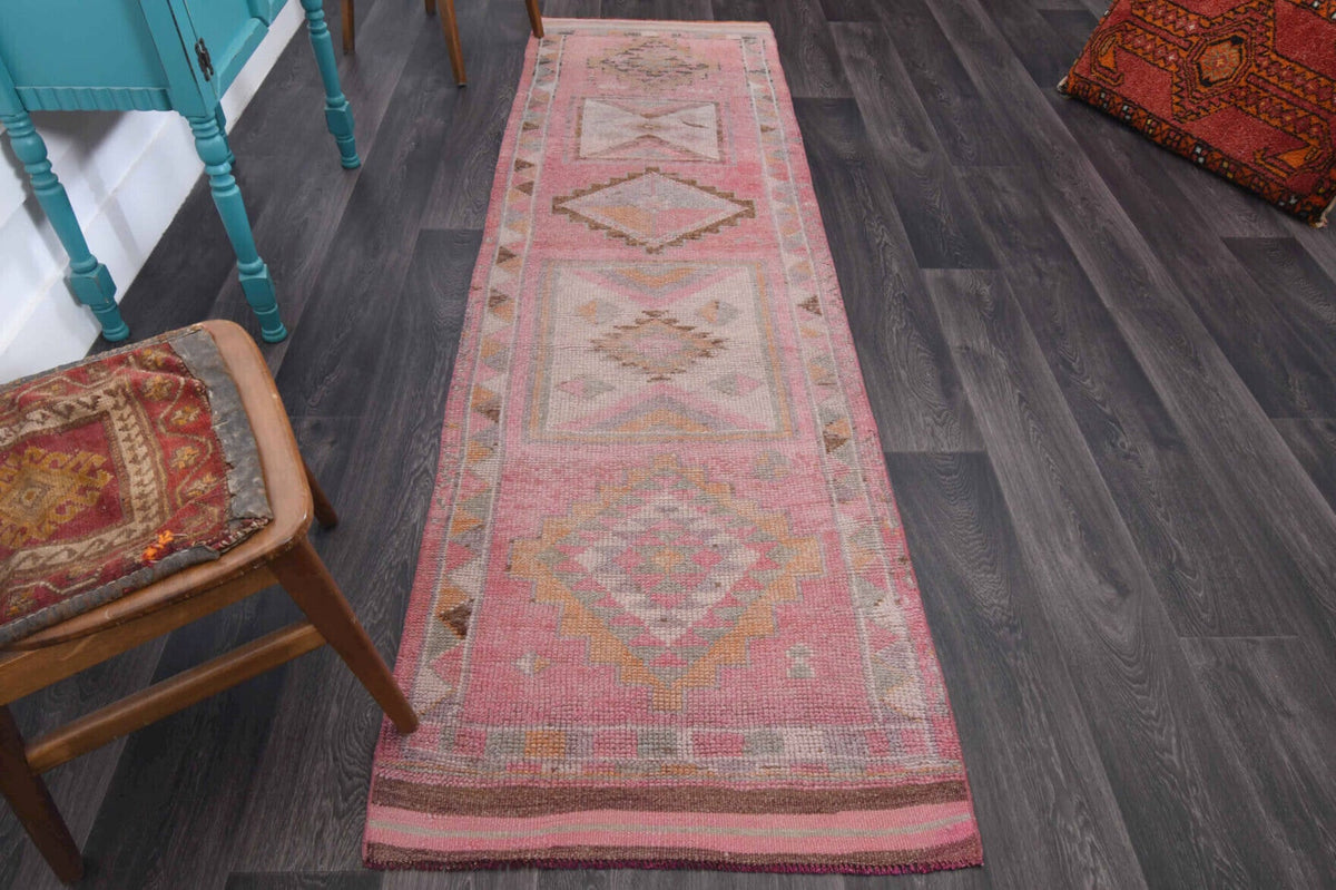 1970'lerden Anadolu kökenli oryantal desenli el dokuma vintage yolluk, 83x280 cm