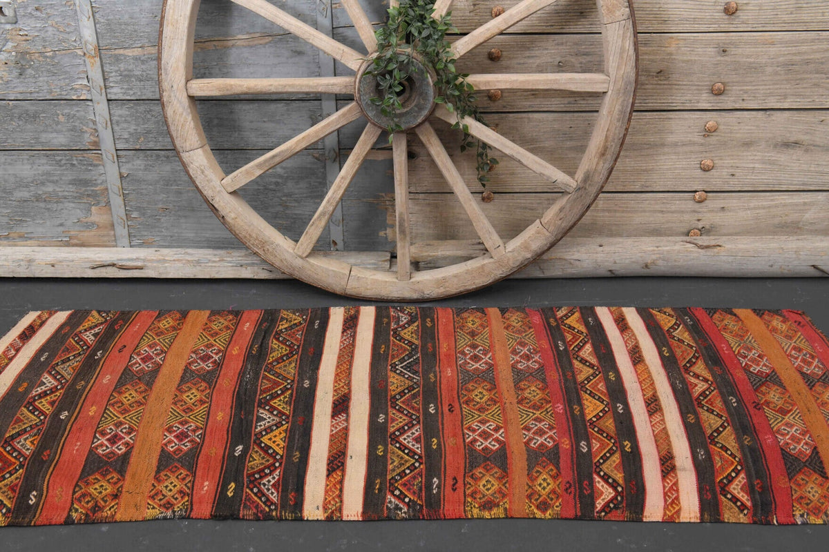 El yapımı vintage halı 74x203 cm i̇kat desenli yün - desen detayı