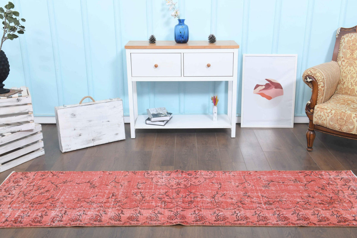 Pembe ve kırmızı renkli el dokuma vintage yolluk, yün hav, pamuk taban