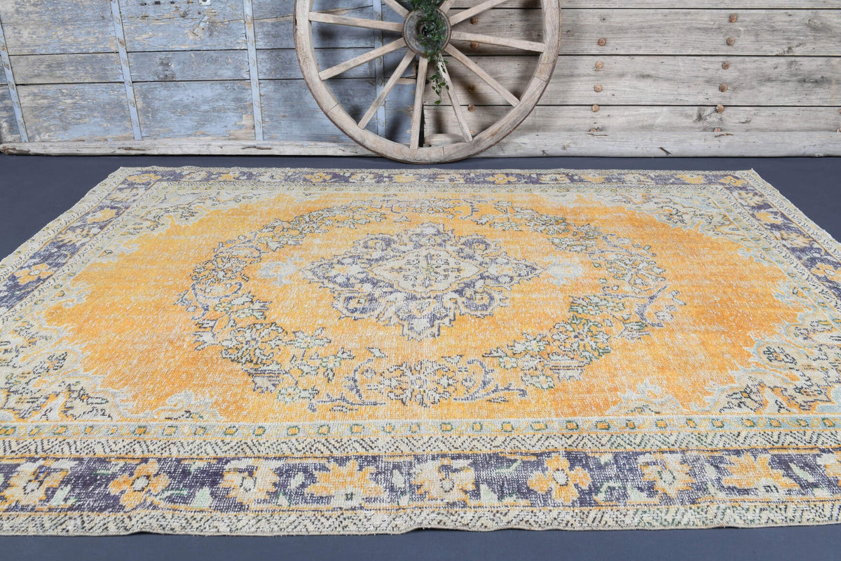 El yapımı vintage halı 213x274 cm oryantal desenli yün - yakın çekim doku detayı